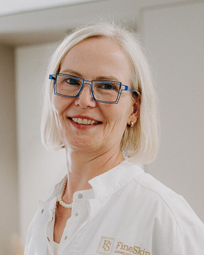 Dr. med. (D) Cornelia van Tuil, Ärztin für ästhetische Medizin und Chirurgie bei FineSkin
